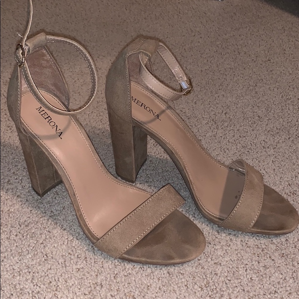 Heels - Picture 2 of 3